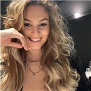 Laureanda In Lingue , Attestata Poliglotta , Offre Lezioni A Ragazzi Dalle Elementari Al Liceo O Per Corsi Di Business E Marketing Per Migliorare, Studiare E Spiegare Tutti Gli Aspetti Della Lingua Anche Per Ragazzi Con Difficoltà Nell’Apprendimento